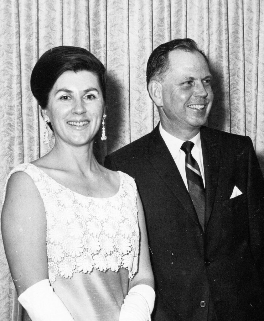 Photo of Halina and Rus Robinson, 1968